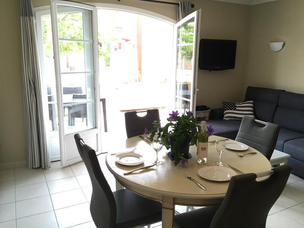 Appartement Dans Residence - Le Domaine De Camiole Callian  Buitenkant foto