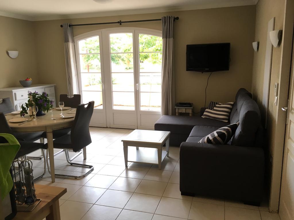 Appartement Dans Residence - Le Domaine De Camiole Callian  Buitenkant foto