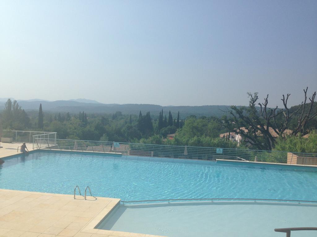 Appartement Dans Residence - Le Domaine De Camiole Callian  Buitenkant foto