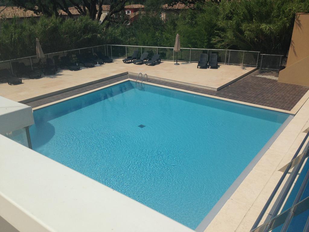 Appartement Dans Residence - Le Domaine De Camiole Callian  Buitenkant foto