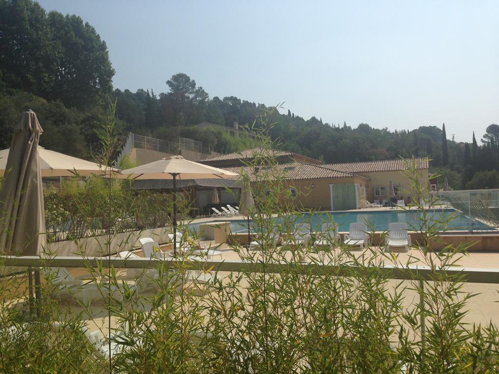 Appartement Dans Residence - Le Domaine De Camiole Callian  Buitenkant foto