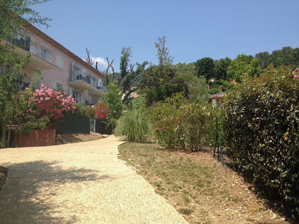 Appartement Dans Residence - Le Domaine De Camiole Callian  Buitenkant foto